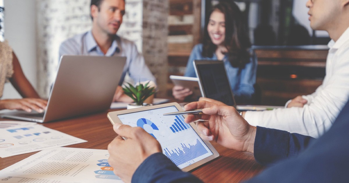 Alt: Biểu đồ so sánh các cấu trúc thị trường